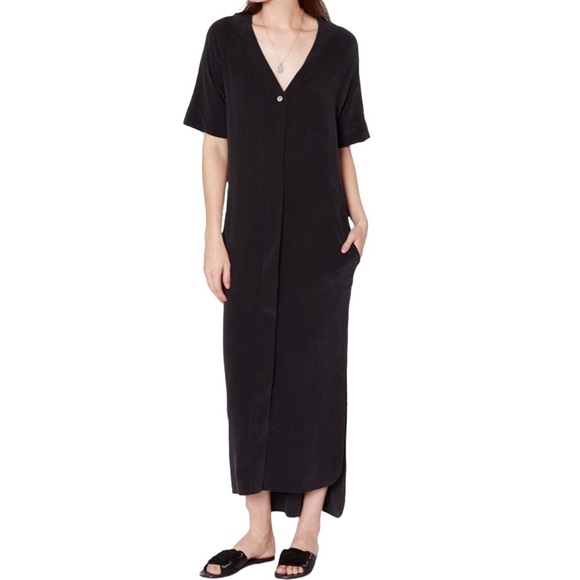 Equipment Dresses & Skirts - Equipment Atley Silk Shirt Dress Black Size Large V Neck Side Slits